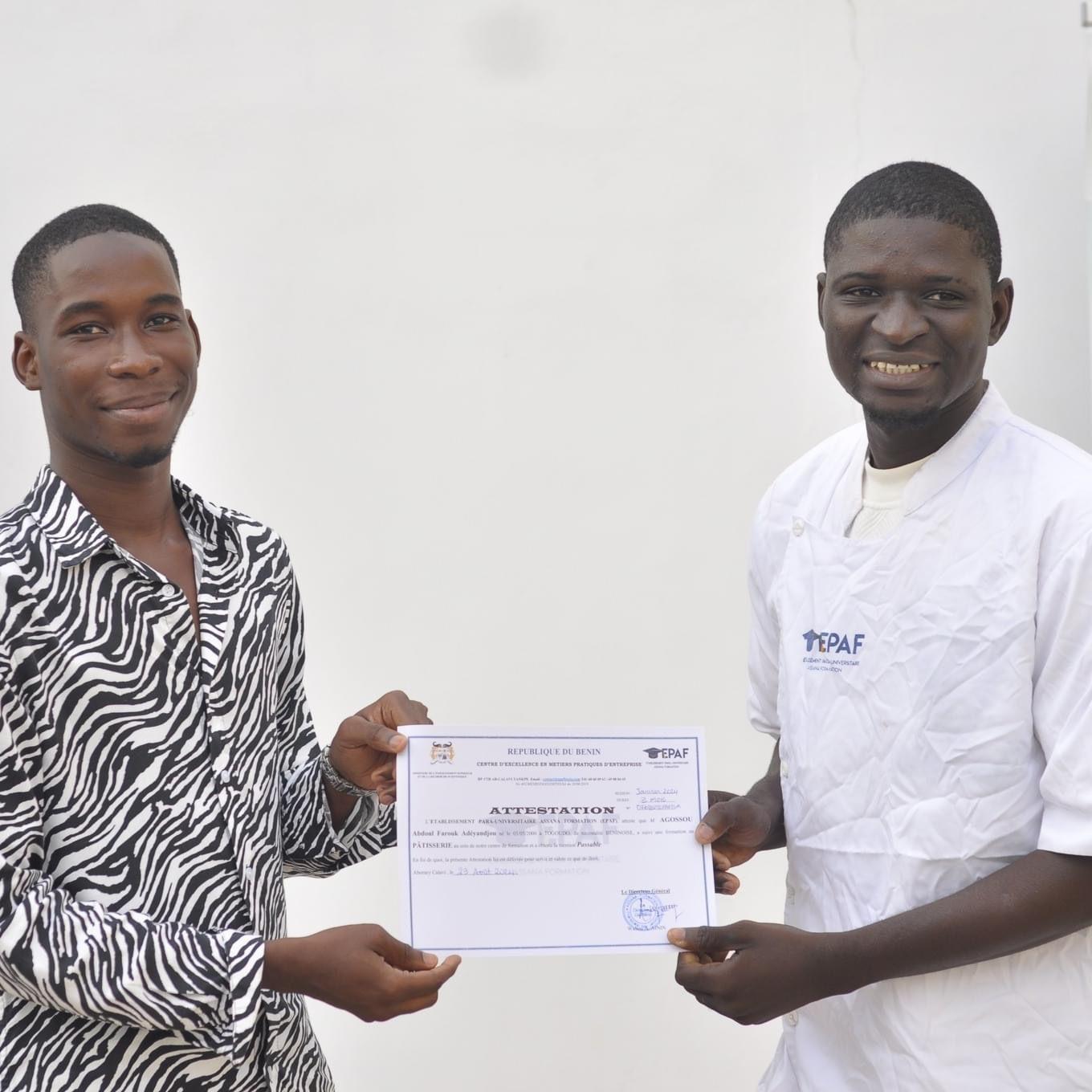 CÉRÉMONIE DE REMISE DES DIPLÔMES POUR LES ÉTUDIANTS DE L’UNIVERSITÉ PARA-UNIVERSITAIRE EPAF