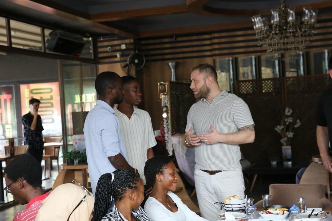 RENCONTRE AVEC LES NOUVEAUX ÉTUDIANTS AFRICAINS ET L’HÔPITAL PRIVÉ DE CHIRURGIE DE DENIZLI